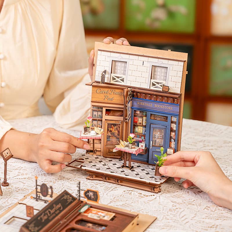 The Lantern Alcove | Storybook Street Book Nook Kit