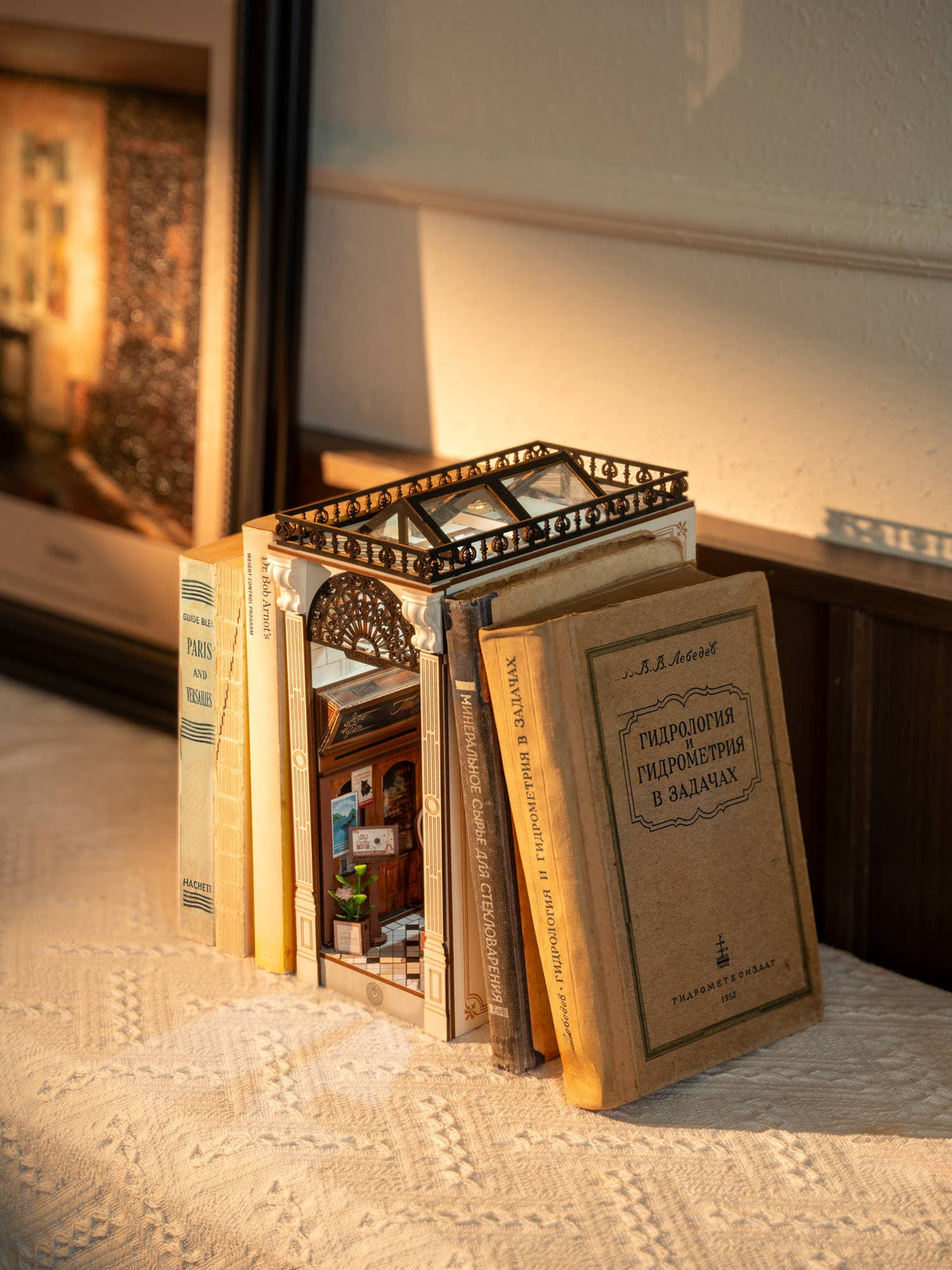 The Lantern Alcove | Storybook Street Book Nook Kit